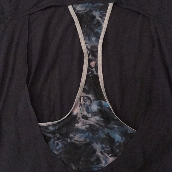 Lululemon If You’re LuckyS/S Top - Picture 4 of 6